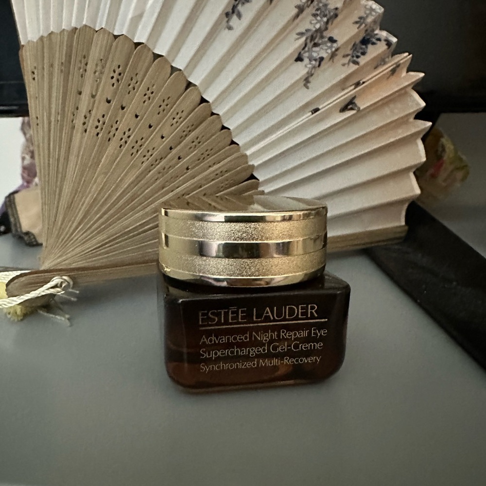 Estee Lauder Advanced Night Repair Eye Gel-Creme - Gold and Brown - Picture 5 of 6